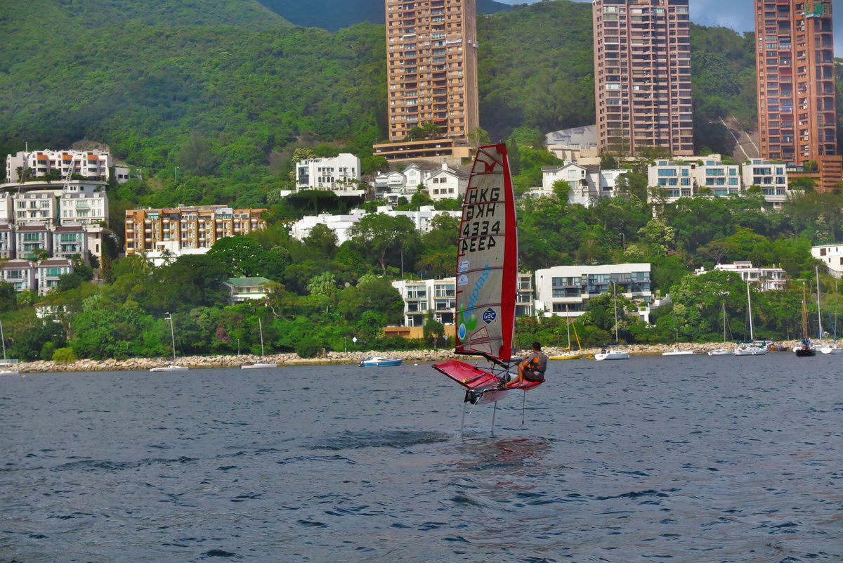 AGITALIA1994's tweet photo. ThrowbackThursday to smooth sailing times. Here in at Middle Island,
#rhkyc #foilsailing #foiling #CleanSeas #CompoundingforTomorrow https://t.co/DpalP1naGY