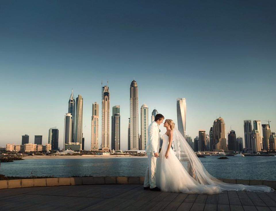 Дубай на неделю на двоих. Дубай Абу Даби путешествие. Свадебная церемония в Дубае. Свадьба в Абу Даби. Свадебная фотосессия в Дубае.