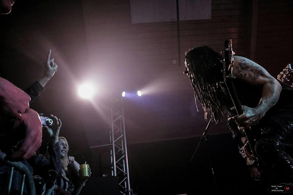 RockinImages's tweet photo. With all of life’s craziness lately I’m missing live music! What’s you’re favorite live show you’ve attended?
#livemusic #livemusicphoto #livemusicrocks #musiclive #livemusicisbetter #livemusicphotography #livemusicphotographer #livemusicpics #photography #rockinimagesbyashley https://t.co/JZ9aTxXDxr