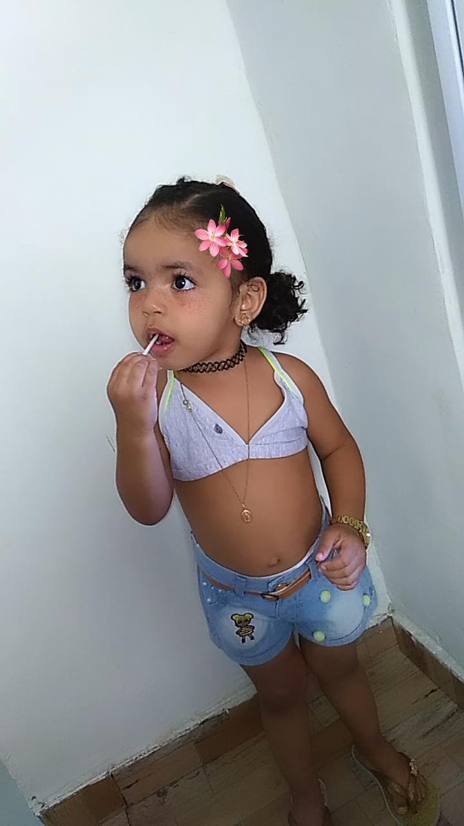 RubroOoNegraa's tweet photo. Diinda ama qd tentamos brincar de alguma coisa e vc fica assim , encantada e paralisada cm esses olhinhos pra mim๐ฅบ๐ค๐ป๐
#Meutdo
#MhViida
#Mhpequena https://t.co/3aqjetcvgp