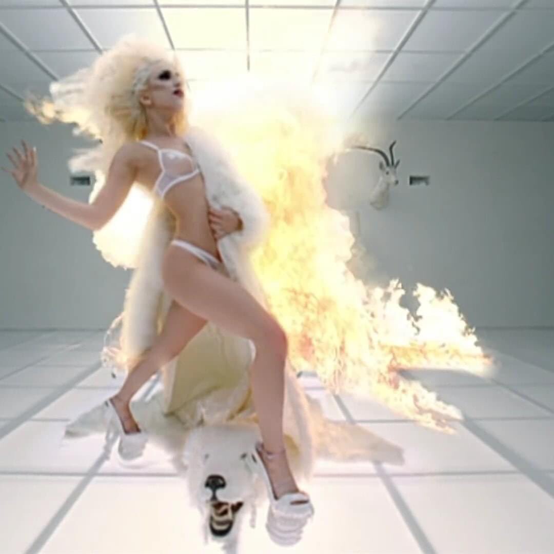 Zoro1000v's tweet photo. Lady gaga is the first female artist who mastered all 4 elements.. a legend https://t.co/rQbSSumF9T