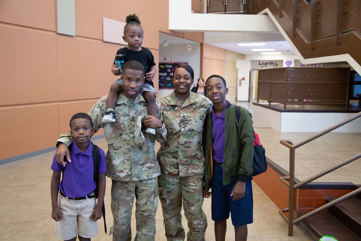 JEspinoza_EDD's tweet photo. We proudly honor #TeamSISD military-connected students &amp; thank their parents for service during Month of the Military Child. Your resiliency/determined spirit is inspirational, especially now! Lets wear purple on #PurpleUpDay April 17th to show support.🙏💪💜🟪🇺🇸 https://t.co/JCoOQhytmm