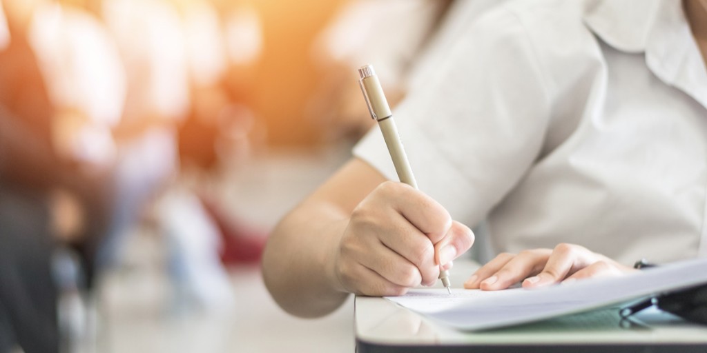 Young people will receive their exam results in August, as agreed at the start of this academic year:
📘 A levels on Thursday 13th August
📘 GCSEs on Thursday 20th August
👉 inews.co.uk/opinion/commen…