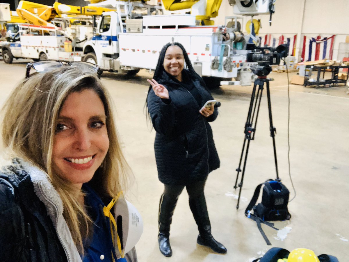 scottiepta's tweet photo. Watch @wdefnews12 for latest on @EPB_Chattanooga’s storm recovery. #WDEF Reporter Taylor Bishop is at our Ops Center where crews reload trucks, grab breakfast & head to next job to restore power. 38K back on, 22K to go. 1153 utility workers in #CHA today! https://t.co/UGGP4QjlP9 https://t.co/5enYQJvVq9
