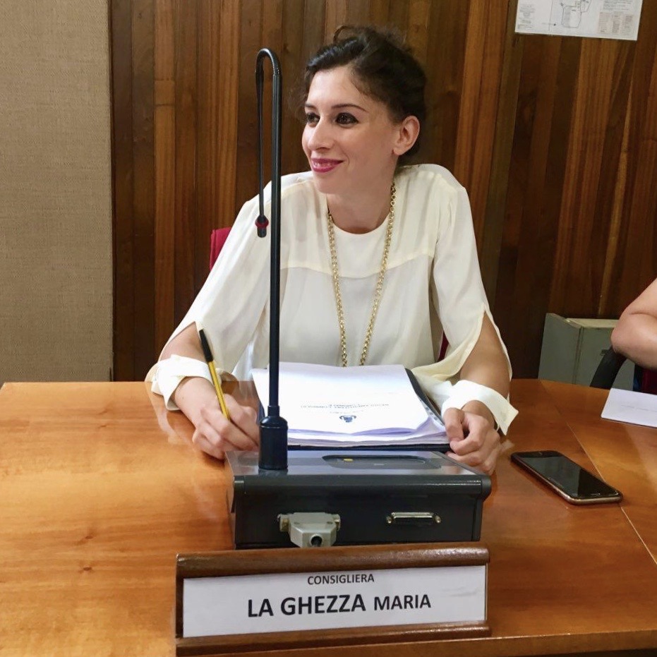 Maria_La_Ghezza's tweet photo. La #democrazia è ora e sempre! Ho presentato una mozione per impegnare il Sindaco #Polignano e cariche competenti a sperimentare la forma del consiglio comunale e delle commissioni  online attraverso i tanti sistemi gratuiti previsti per le videoconferenze #COVID19 #M5S https://t.co/9FqXRofQJz