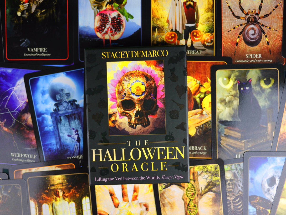runesofthegods's tweet image. 🎃 The Halloween oracle 🎃 #thehalloweenoracle #oraclecards #tarot #tarotcards