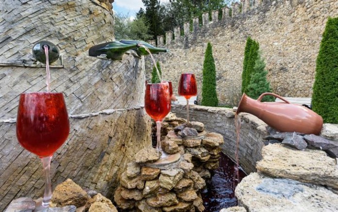 TVP Adventures on X: There is a free wine fountain in Italy that dispenses  red wine round the clock. Did you get that? Free red wine! What would you  do with unlimited