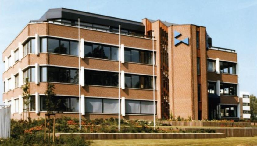 #throwbackthursday Broekman Motorships handled over 2.5 million cars in the first 25 years of its existence. All that success required moving to a new premises at the Albert Plesmanweg in 1984.