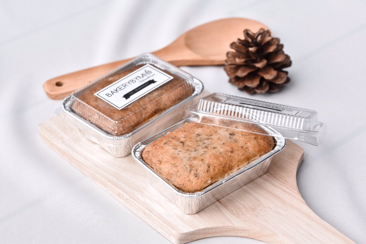 เค้กกล้วยหอมเนยสดดดแท้ๆ100% 
หอมนุ่มชุ่มเนย น่ากินมากๆครับ
ไปสั่งกันได้เลย ig : bakerybymi 
Line : <a href="/bakerybymi/">bakerybymi</a>
<a href="/aroii/">@aroii บอกต่อ</a> <a href="/Kin24hrs/">กิน24ชั่วโมง</a> <a href="/aroypaidaek/">อร่อยไปแดก</a> <a href="/GinVVhan/">กินหวาน :p</a> <a href="/kinjubkinjib/">kinjubkinjib - กินจุ๊บกินจิ๊บ</a> 
#อร่อยไปแดก #อร่อยบอกต่อ #เค้กกล้วยหอม #เบเกอรี่