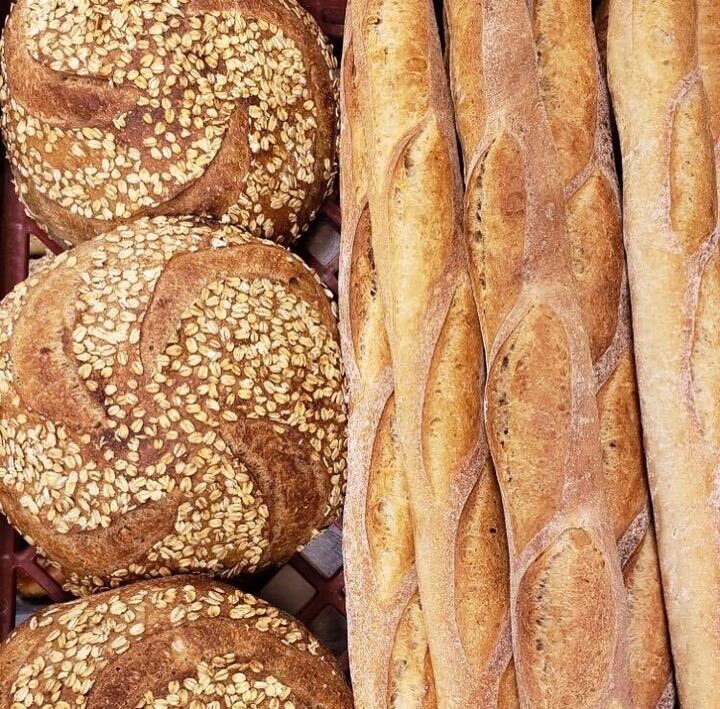 LaurenHall's tweet photo. Professional bread bakers like the ones at @BreadHive say it’s exciting to see so many people get into at-home baking while they practice social distancing.
We have some of their tips for getting the best quality breads at home in today’s #How2Learn
🥖🍞🥯@WGRZ https://t.co/pTBEMwVHln