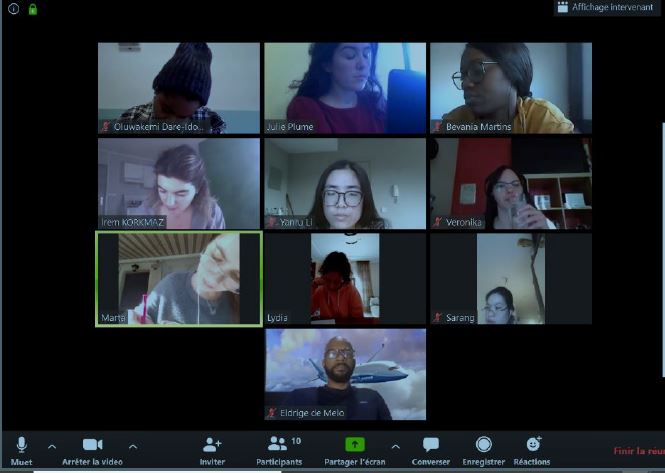 shamsiya's tweet photo. French @Univ_Toulouse continue en visio. Ponctuées d’anecdotes et d’éclats de rire les ateliers d'écriture ont offert une belle escapade en cette période. Pour une partie des étudiants internationaux, c'est le seul moment de la semaine pendant lequel ils communiquent en français. https://t.co/35TvY3ESFe
