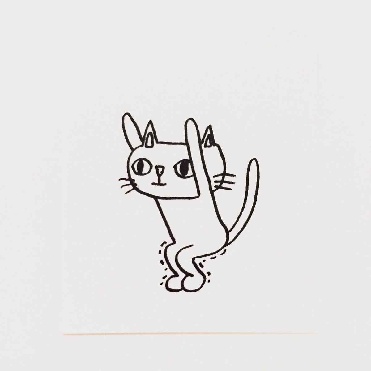 肌子 今日のイラストはコレ ｪ ヨガの椅子のポーズをしている猫 イラスト 猫 ネコ ねこ オリジナル ペン画 アナログ画 絵 猫の絵 白黒猫 しろねこ