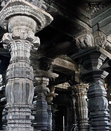 The sanctums share a common community hall (sabha-mandapa) with many pillars. The outer walls, the inner walls, the pillars and the ceiling of the temple are intricately carved with theological iconography of Hinduism and display extensive friezes.