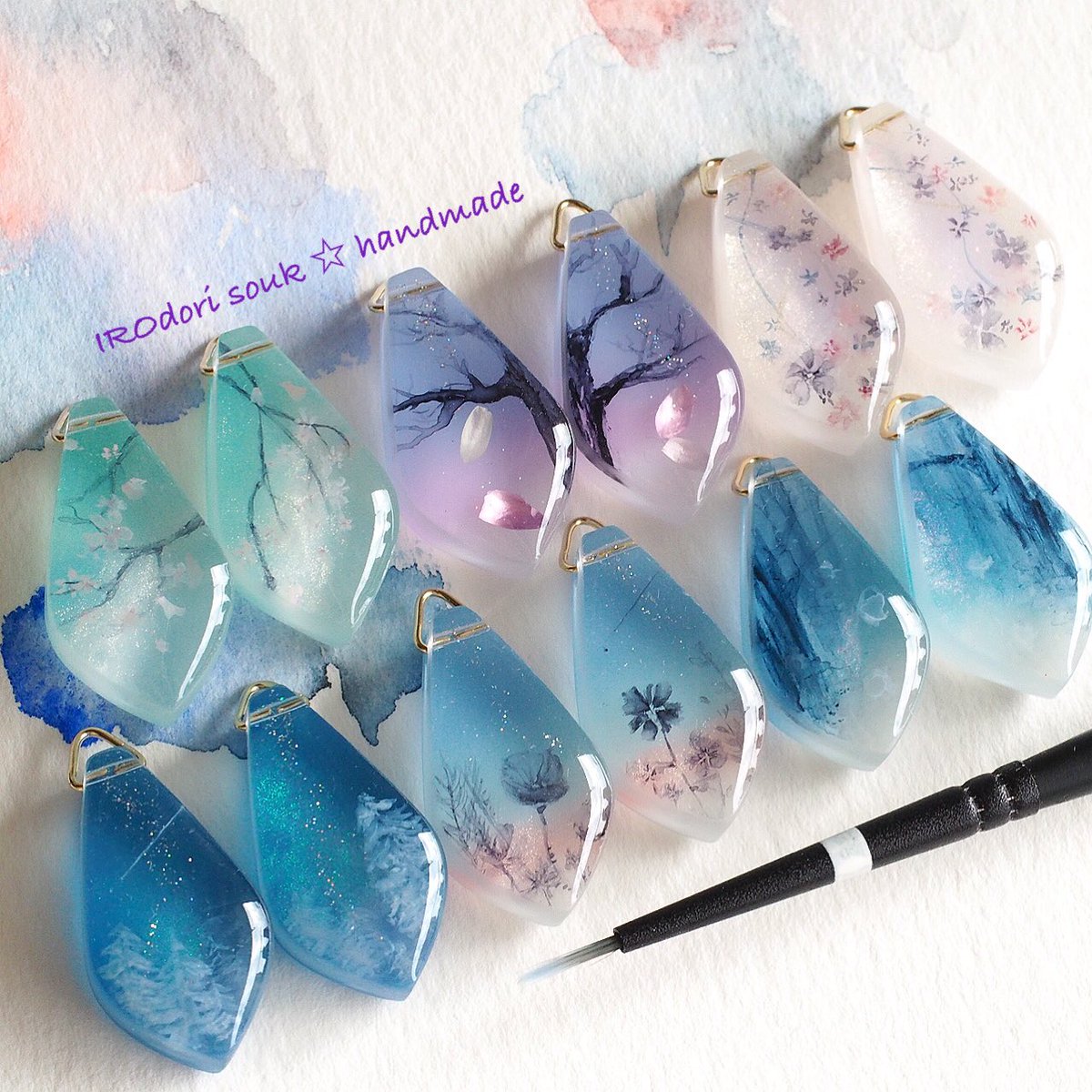 ぴょん Irodori Souk 癒される色は人それぞれ 過去作品から自分好みの色合いをいくつか拾ってみました 多くの人の癒しとなりますように インスタの方にはもう少し沢山載せてあります T Co I4zqp7z3i9 ハンドメイド レジン 癒し