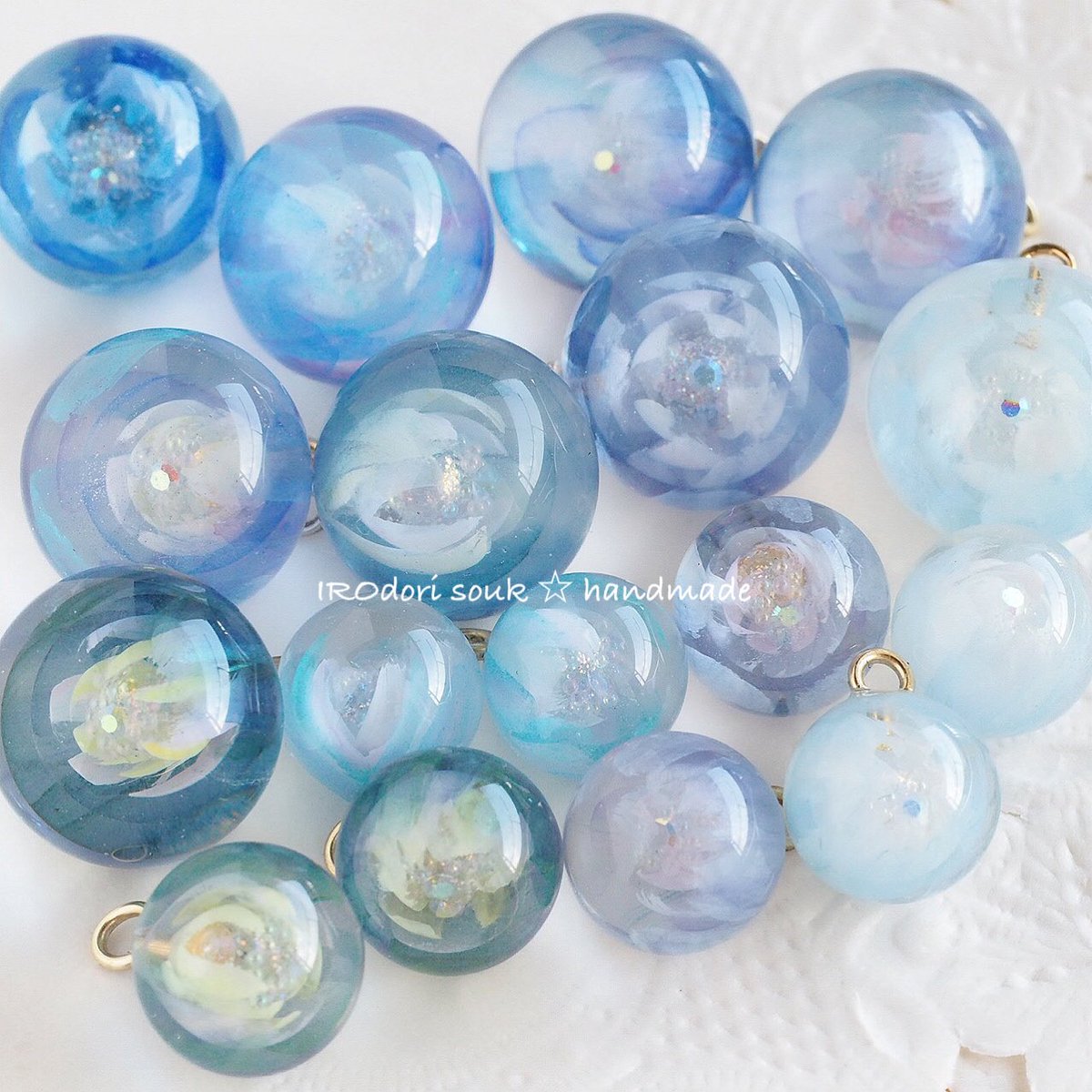 ぴょん Irodori Souk 癒される色は人それぞれ 過去作品から自分好みの色合いをいくつか拾ってみました 多くの人の癒しとなりますように インスタの方にはもう少し沢山載せてあります T Co I4zqp7z3i9 ハンドメイド レジン 癒し