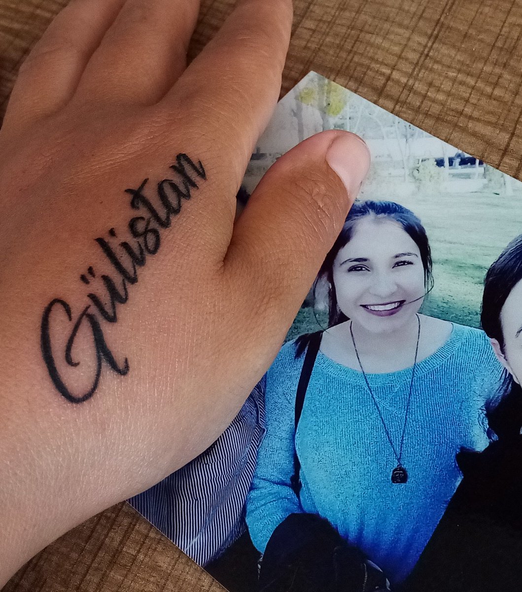 Dokuailesi's tweet photo. Ben gülistan ailem beni sapasağlam üniversiteye gönderdi yok olmadan/yok edilmeden aileme pazartesi sınafı için ders çalişiyorum dedim finaler bitince eve geleceğm dedim ama 103 gündür ailem bana ulaşamıyor cesedimi  bulmak için çırpınıyorlar sahi ailem daha ne kadar bekleyecek https://t.co/HJvX86pYcx