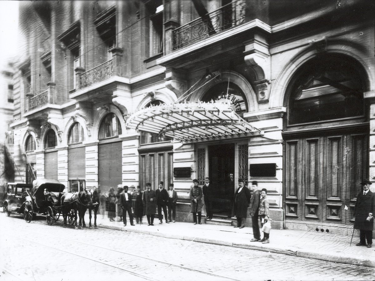 #tbt

Sosyal mesafe hayatımızda yokken :)

When there was no social distancing in our lives :)