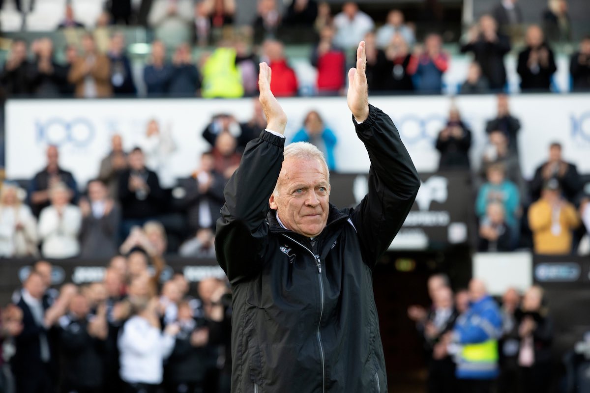 SwansOfficial's tweet photo. ๐ HAPPY BIRTHDAY KING CURT! ๐
๐ 6๏ธโฃ6๏ธโฃ years young! ๐ https://t.co/3na7kUorge