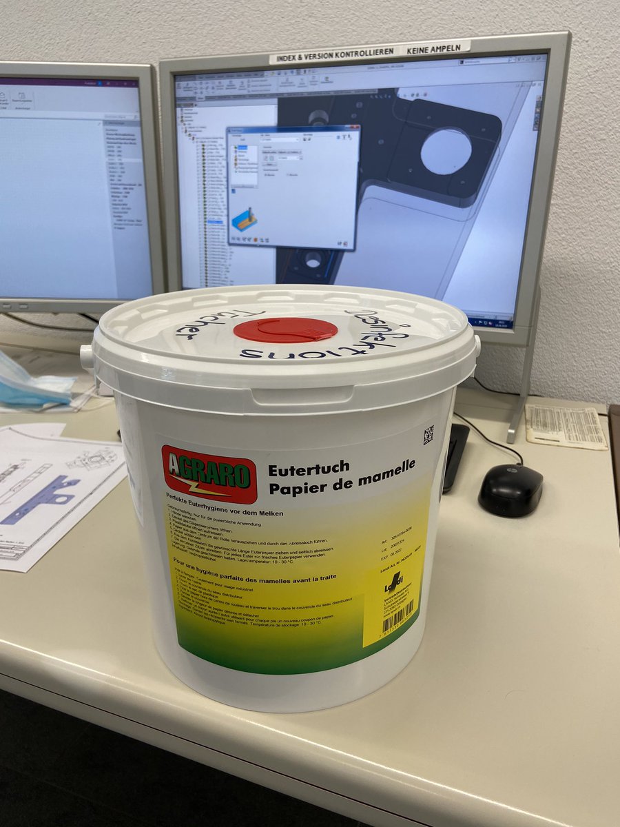 Wenn darum geht unsere Mitarbeiter zu schützen, sind wir durchaus erfinderisch.
Bleiben Sie gesund! #COVID #COVID19 #desinfektionsmittel