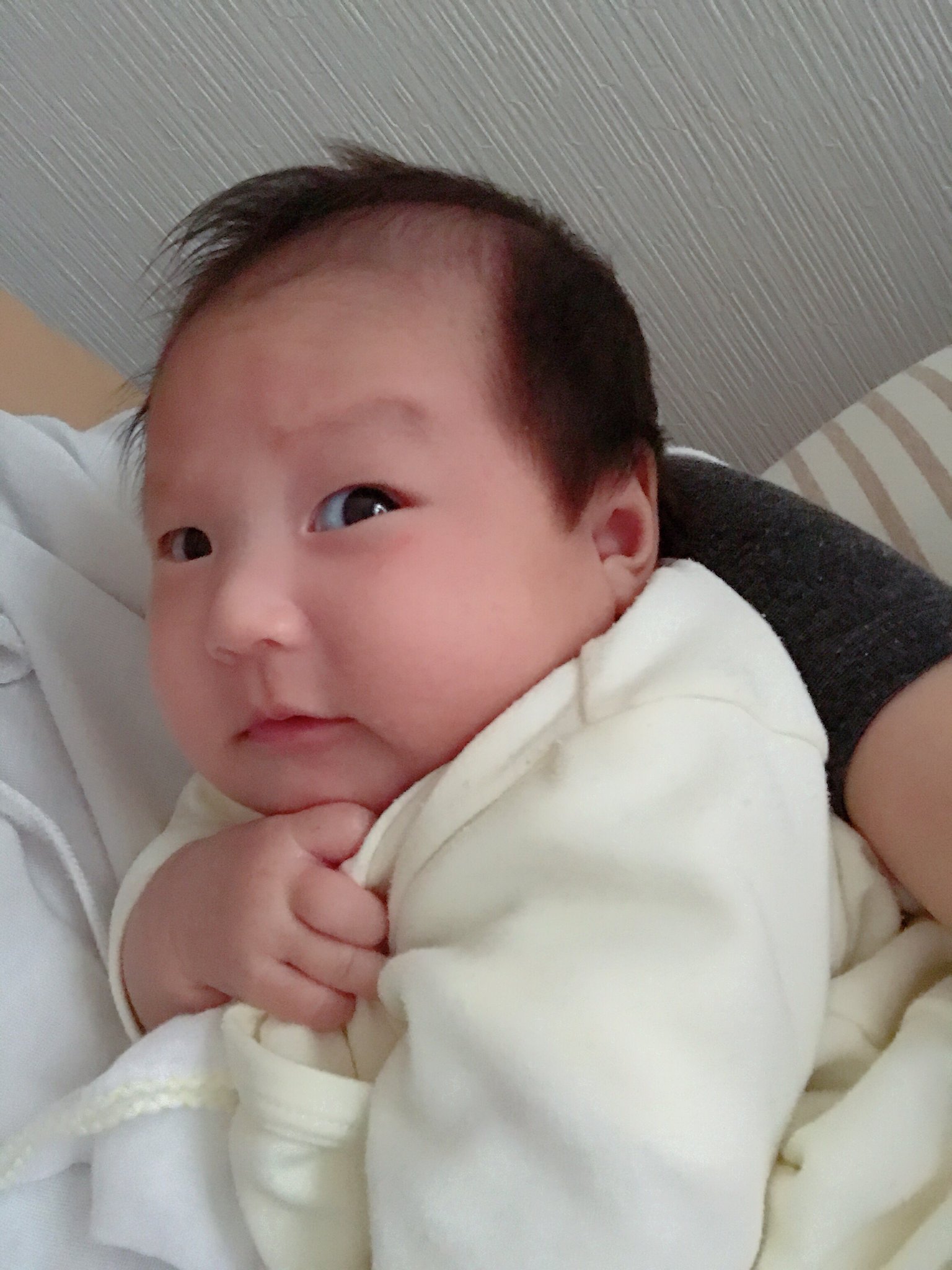 ひーちゃん あーちゃん パパ 3人家族 昔の画像は見てたら出てきた やっやめてー て顔してません Ww 何されたんでしょうか 赤ちゃん 可愛い 懐かしい 嫌な顔 面白い 育児 世界一可愛い T Co Utlf2h58po Twitter