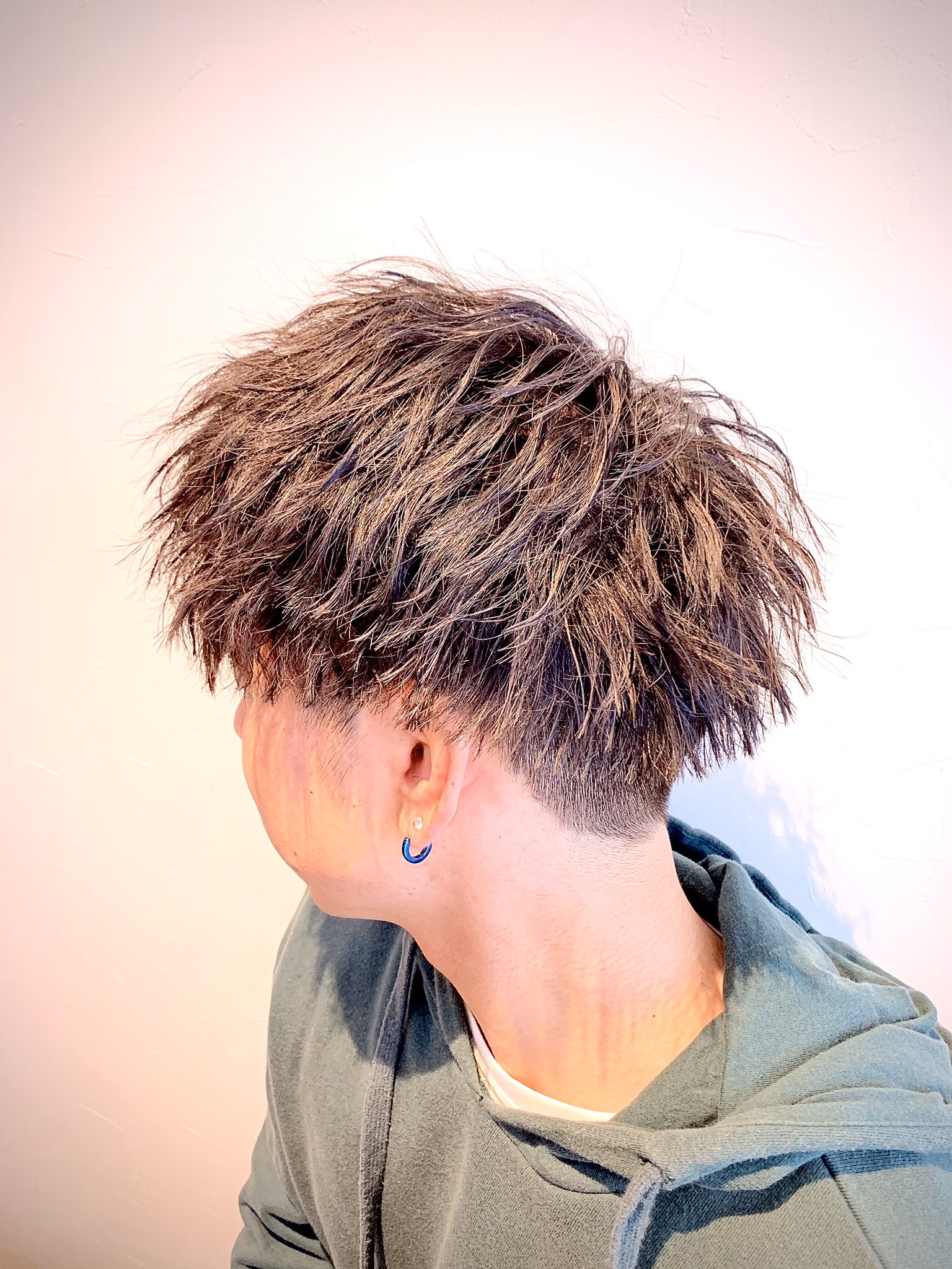 Roost Kamite ソフトツイストパーマ パーマするならコレ メンズオススメのヘアスタイルです メンズ メンズパーマ メンズカラー メンズカット ヘアスタイル ヘアセット ヘアセット動画 マッシュ マッシュ男子 パーマ カラー メッシュ