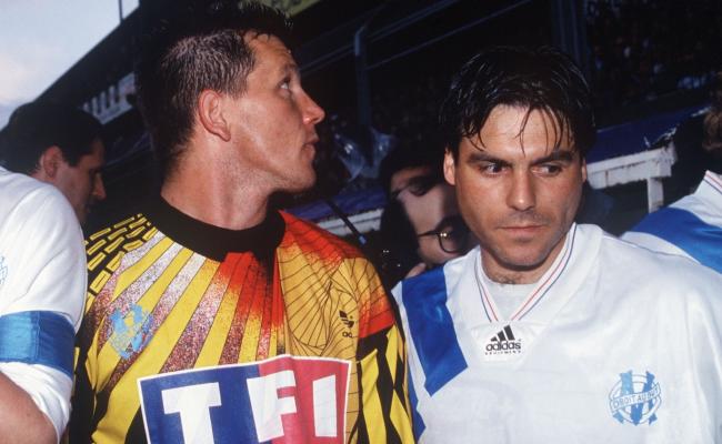13tifa13's tweet photo. Pascal Olmeta 💙⚽💪. Comment je l'ai kifé !!!! C'était un vrai gardien, bien cinglé qui n'avait peur de rien. Et du coeur !!!! 🔥
#ConfinementOM #TeamOM #droitaubut https://t.co/yuyj6Dsd0X