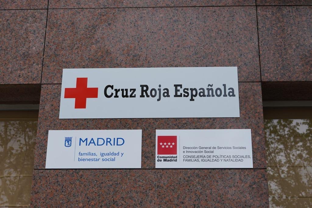 begonavillacis's tweet photo. Habilitamos un hotel para personas sin hogar con síntomas leves de #COVID19 con la ayuda de #SamurSocial y @CruzRojaMadrid

Este Ayto trabaja sin descanso para dar respuesta a la emergencia social que está provocando esta crisis.

Juntos, saldremos adelante. https://t.co/4AqBIpEBuh