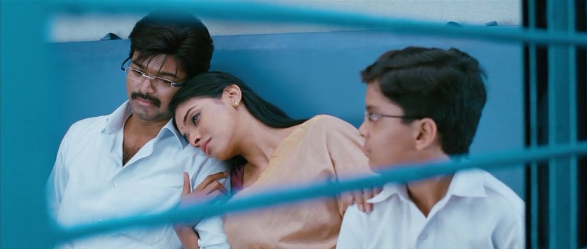 TVK_UNLucky's tweet photo. #KadhalukkuMariyadhai apparam ennaku puducha love movie na athu #Kavaalan Thann 🥰
Machans reply yours 😌🤗
#Master #ThalapathyVijay
#SpreadVIJAYism https://t.co/cwreumuIzJ