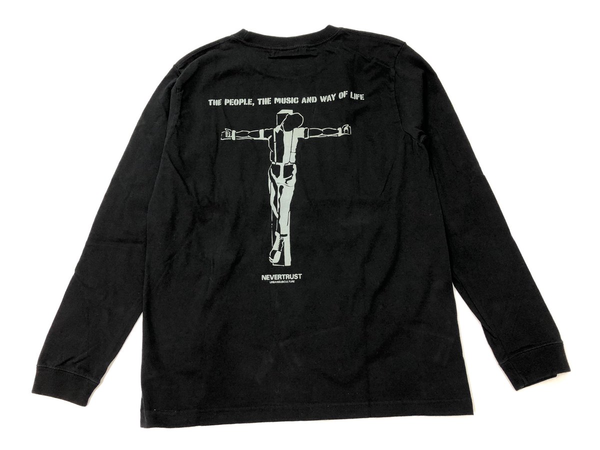 nevertrust_usc's tweet photo. 本来ならイベント物販等でも販売予定だったロングスリーヴTシャツ。
イベント中止や延期のため、WEB SHOPにお得なプライスで再アップしました。
これからの季節、在宅勤務の方もロンTは重宝しますよ。

https://t.co/EDfU8sgVhl

#nevertrust
#longsleevetshirt 
#priceoff https://t.co/jmwgVpwcnF