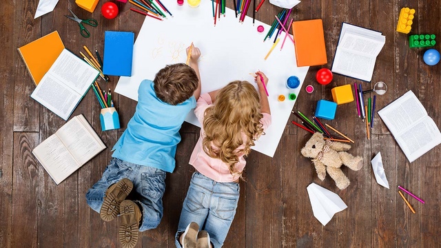 Sono tante le iniziative dedicate ai #bambini fruibili da casa: laboratori creativi, spettacoli, lezioni di #musica e di cucina, tour #virtuali. ➡ Ecco la nostra selezione, in continuo aggiornamento: buon divertimento! ow.ly/PZTu50zaNdu