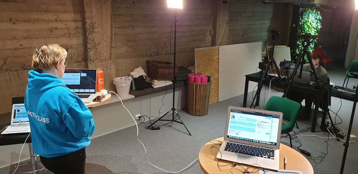 Tänään jälleen #webinar stagella <a href="/sirteace/">sirte pihlaja</a> kanssa <a href="/JoonasAleksi/">Joonas Villanen</a> ohjaamana 💪🔥 #cx #yrityskulttuuri #Ihmiskäsitys