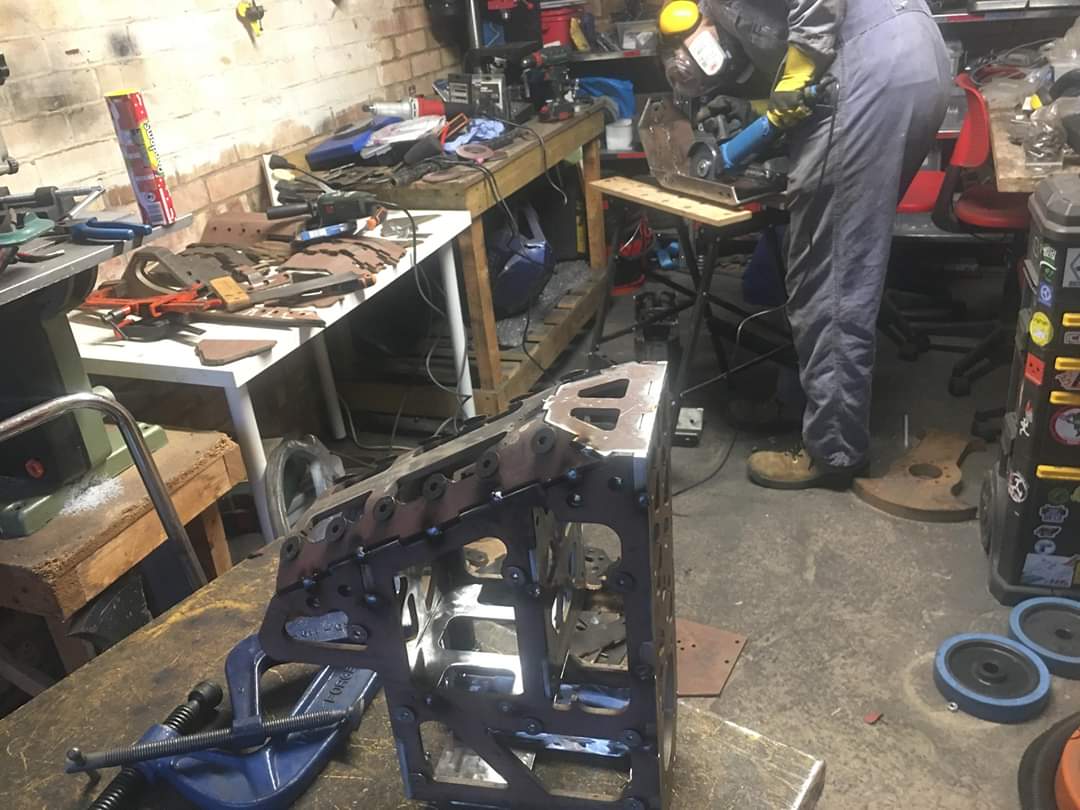 MonsoonRobot's tweet photo. #TheMakingofMonsoon
π¨Clamps done with & 2 of the drive pods are welded up as well as most of a weapon bulkhead!
π₯Now for more angle grinding, more welding & more tea!
P.S. Our garage floor isn't grey if you look closer that just the layer of swarf from half a days work π https://t.co/6G5kyZwxC1