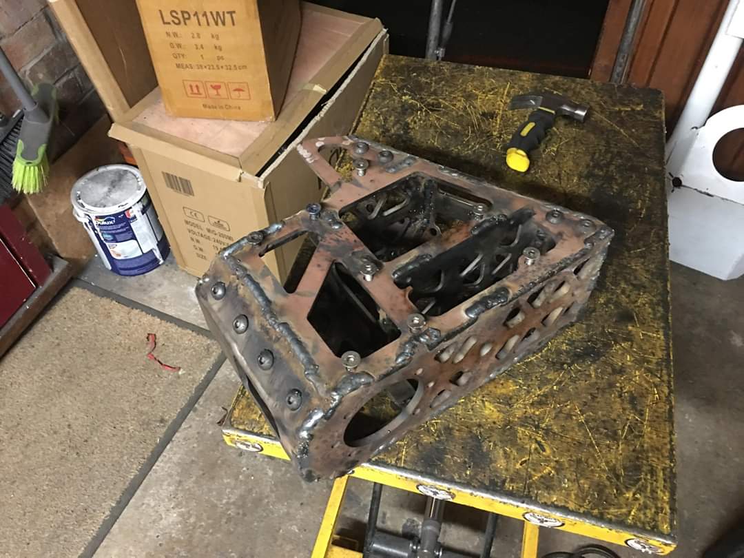 MonsoonRobot's tweet photo. #TheMakingofMonsoon
π¨Clamps done with & 2 of the drive pods are welded up as well as most of a weapon bulkhead!
π₯Now for more angle grinding, more welding & more tea!
P.S. Our garage floor isn't grey if you look closer that just the layer of swarf from half a days work π https://t.co/6G5kyZwxC1