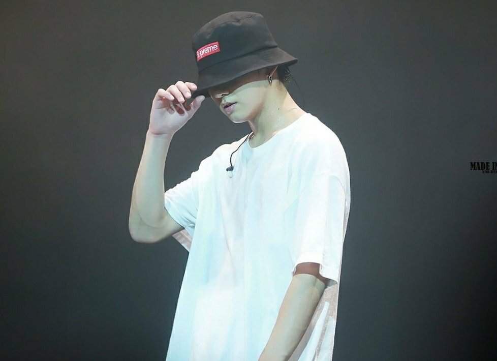 jungkook in bucket hats; a thread  @BTS_twt