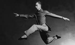 Un 16 de abril de 1919 nació en EE.UU el bailarín y coreógrafo, Merce Cunningham. Fue solista en la compañía de Martha Graham. Creó la Merce Cunningham Dance Company. Hizo coreografías con el con el programa para computadora «DanceForms» y músicas de John Cage. @Danzapuntoes