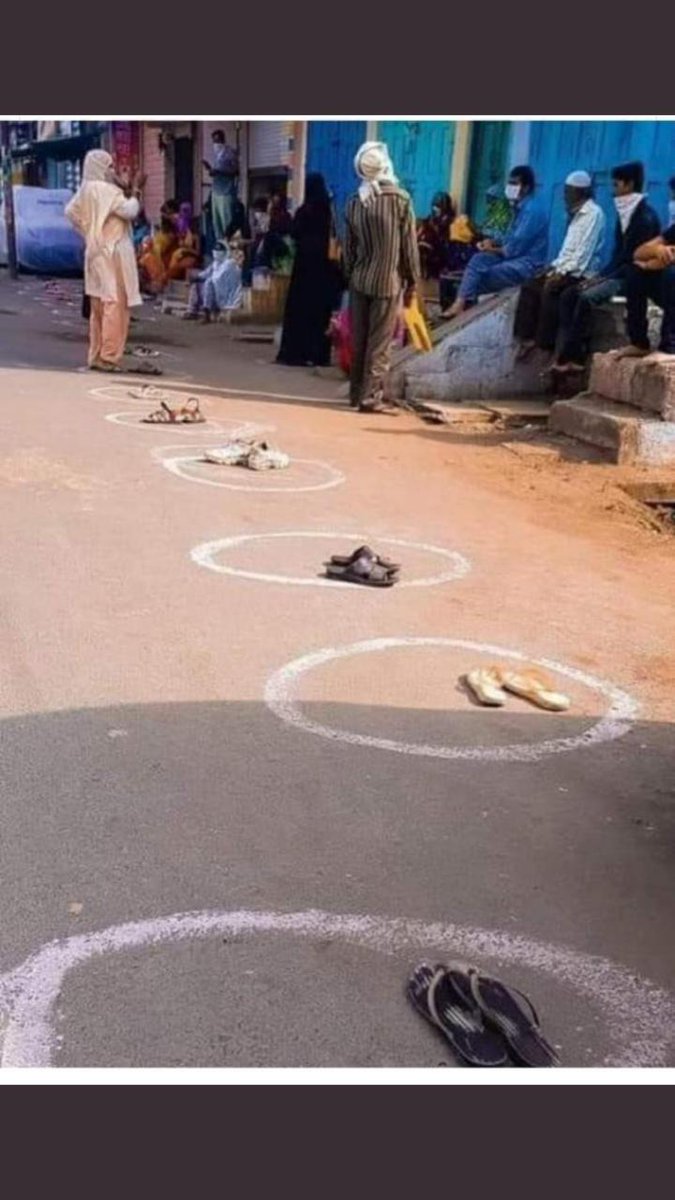 HamidAliKhanAl2's tweet photo. تعلیم،عقل و شعور سے زیادہ ضروری اور کچھ نہیں😢😢
@WazeerDayoPPP @TamoorChannaPPP @YasirKhanPPP @abro_sapna https://t.co/u9CAhjaUEn