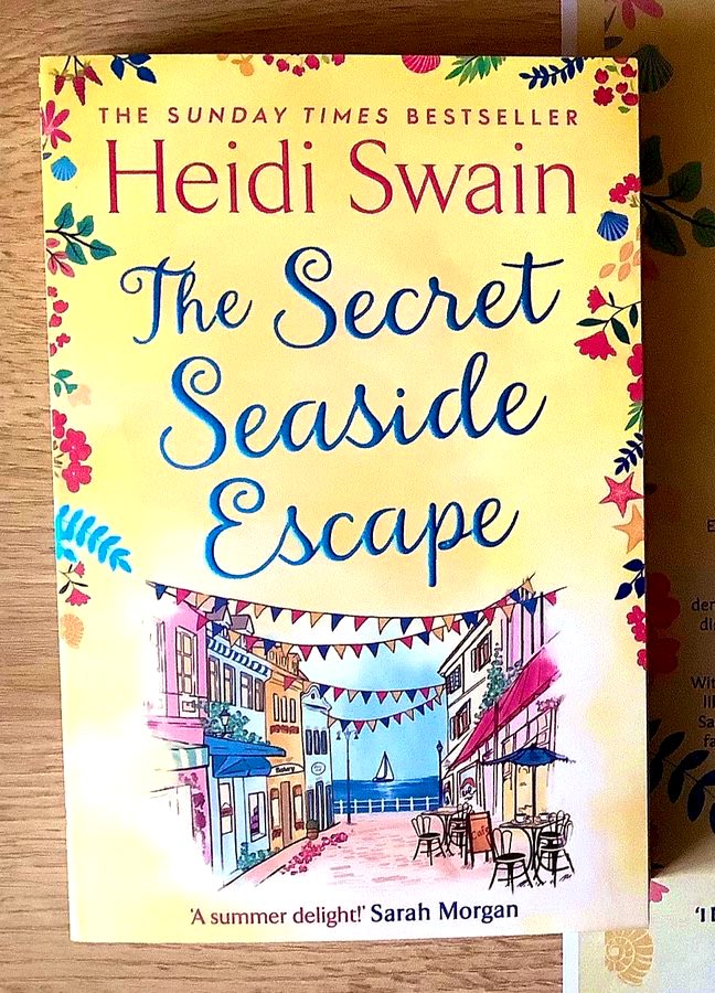 LBAamanda's tweet image. Happy Publication Day @Heidi_Swain  🎉🎉🎉 #TheSecretSeasideEscape