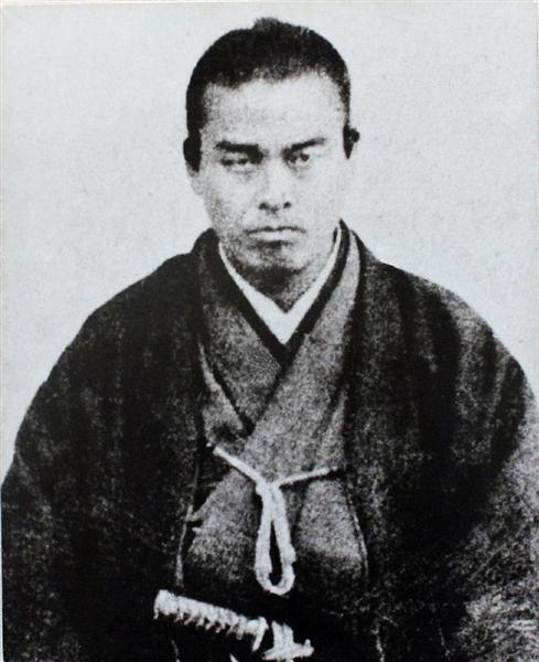 Manzemi Pod 例えば 坂本龍馬と共に暗殺された中岡慎太郎 左のようなキリリと眼光鋭い笑顔 の写真が有名ですが 右のような笑顔の写真も残されています あった人の印象によって 形成される心の中のイメージは異なります そのイメージを形にすることが Manzemi Pod 例えば 坂本龍馬と共に暗殺された中岡慎太郎 左のようなキリリと眼光鋭い笑顔 の写真が有名ですが 右のような笑顔の写真も残されています あった人の印象によって 形成される心の中のイメージは異なります そのイメージを形にすることが