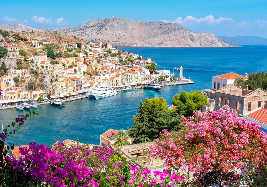 VisitGreecegr's tweet photo. Rise and Shine dear friends! It is said that travelling tends to magnify human emotions, so don't forget to about dream about it while you are at home. 
📸 SymiIsland ❤ 
#greecefromhome #staysafe #stayathome https://t.co/4chSQhMDlI