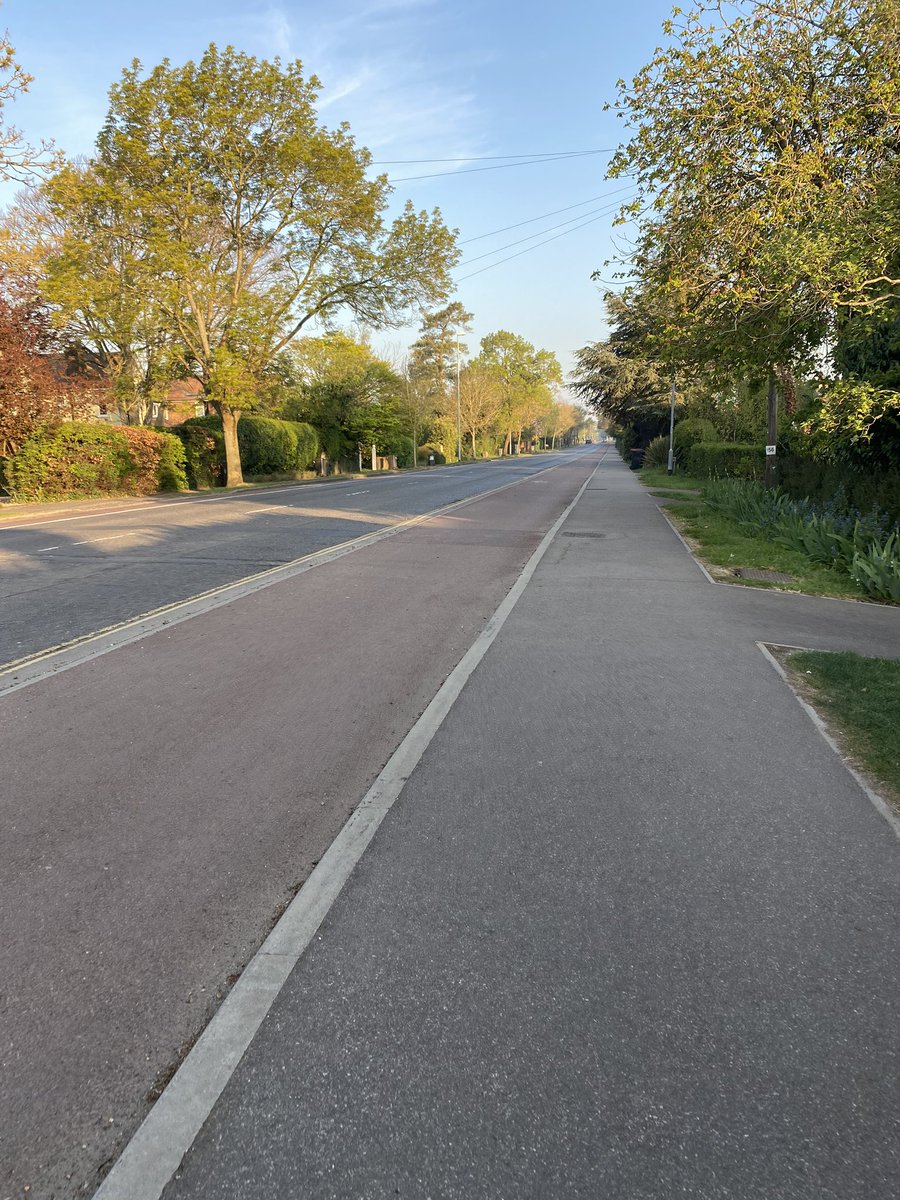 AbiThillai's tweet photo. Stepped out out for the first time for #couchto5k, streets empty, kept my #SocialDistanacing, completely out of my comfort zone #tryingtogetfitat40 #findyoursilverlining https://t.co/yNNyGxZKR6