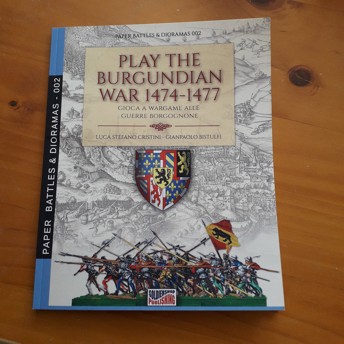 msiggins's tweet image. So this arrived. I got excited with Peter Dennis/Helion's wonderful books but this is off the scale.Beautiful flat style artwork and troops+. Review to follow. As if I don't have enough to do. @SoldiershopBook #papersoldiers #paperboys Amazon have stocks in these difficult times.
