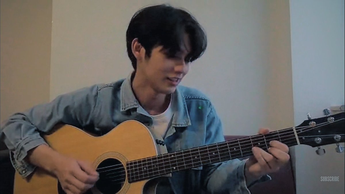 🎸