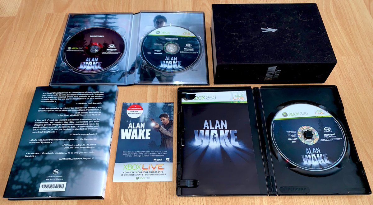 Alan Wake (Xbox 360, 2010) Mon seul collector 360, acheté day one : c’est sans doute l’exclusivité Xbox que j’ai le plus aimée avec les Forza Horizon.Ce coffret vendu 70 balles à sa sortie (!) comprenait un DLC, un VRAI livre et l’OST en PHYSIQUE. Cette époque me manque. :(