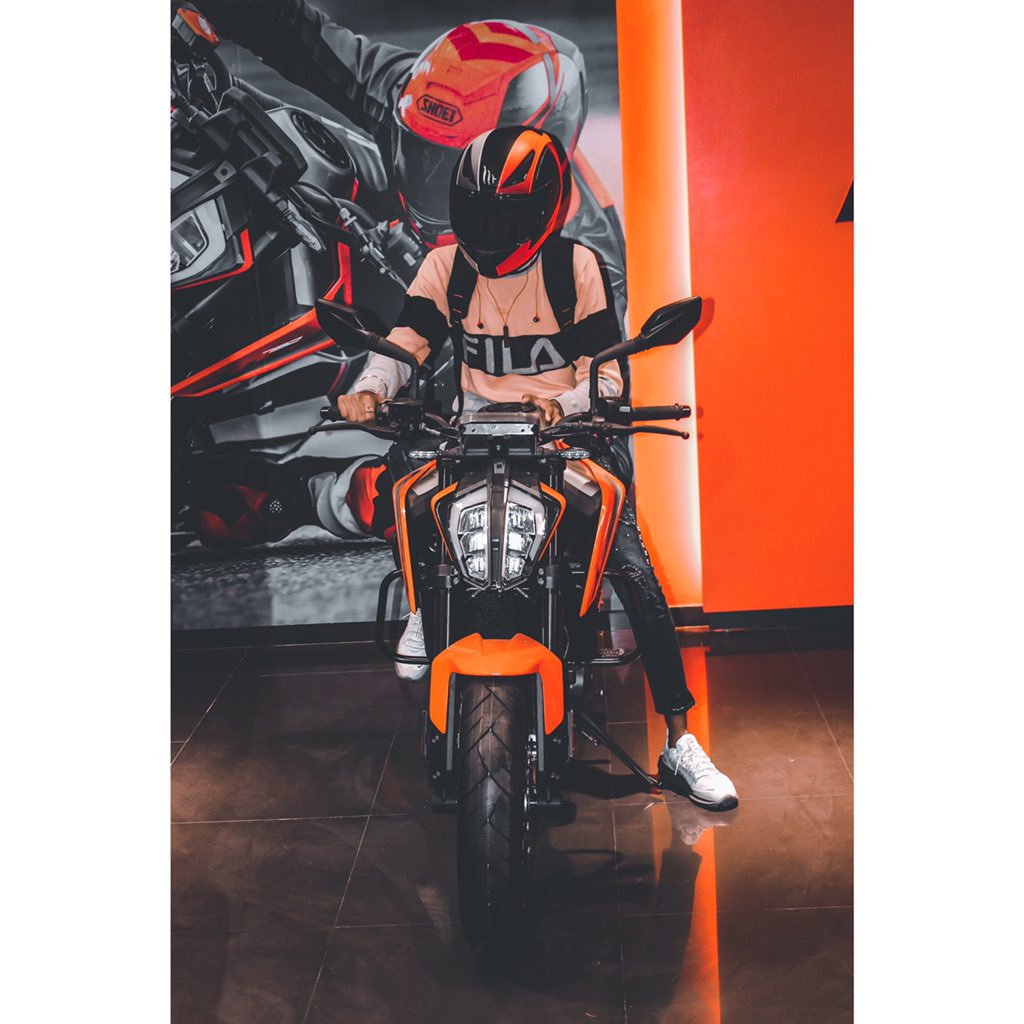 Harshpatel2851's tweet photo. THE M⭕️NSTER
#ktmindia @KTMUSA @India_KTM @Tech3Racing #ktmduke790 https://t.co/XikXEXnrm9