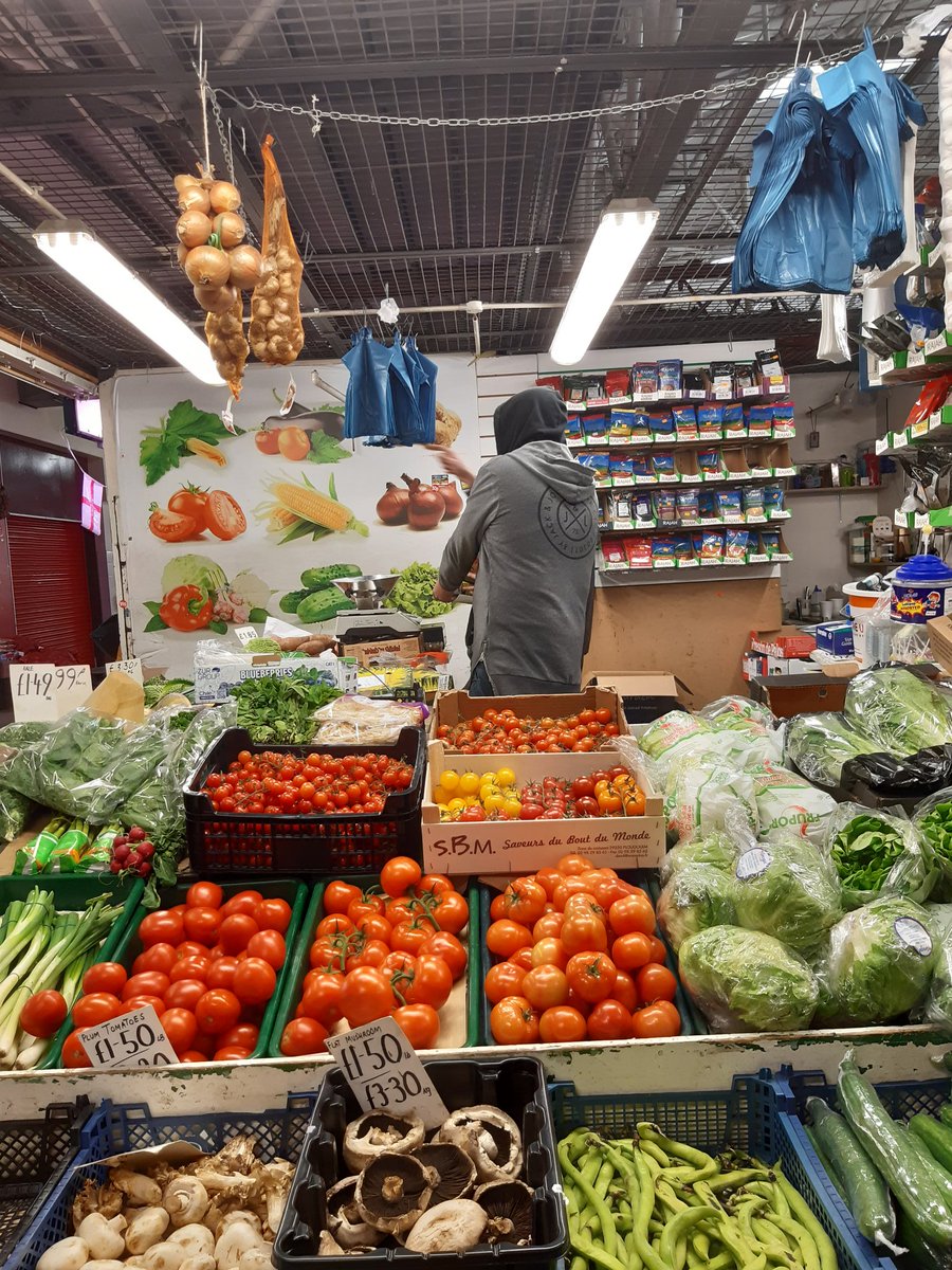 BradfordMarkets's tweet photo. The Oastler is open today till 4pm today and our Keighley market till 3pm. Plenty of fresh fruits & vegetables, fish, meats, cheeses, eggs, bread and pastas available in Oastler and meat, fish and even pet foods and essentials in Keighley #Supportmarkets https://t.co/pZD6OtqBH2