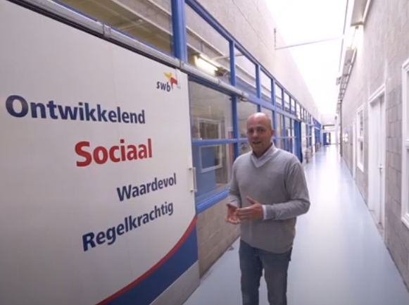 swb074's tweet photo. Onze accountmanager Ton Klaassens neemt ons mee met een dronevlucht door een leeg SWB. https://t.co/9Dd1d5LG6K https://t.co/Vn2AgKqEcf