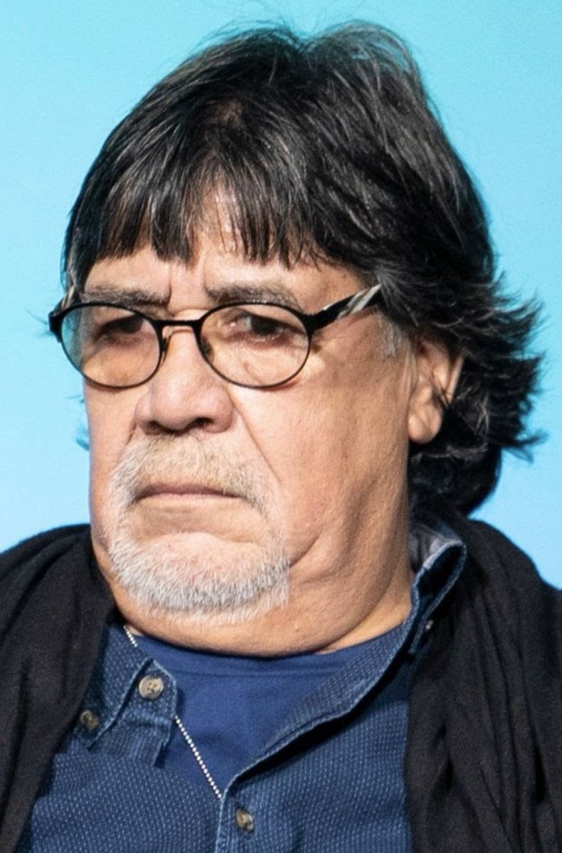 GianluigiNuzzi's tweet photo. Se ne va #luissepulveda gigante della letteratura mondiale, ucciso dal #covid_19 . I tuoi libri in casa ti lasciano con noi per sempre e le tue idee eterne: “i miei sogni sono irrinunciabili sono ostinati testardi e resistenti”. #sepulveda #sogni #gianluiginuzzi https://t.co/kAzRPxRSo6