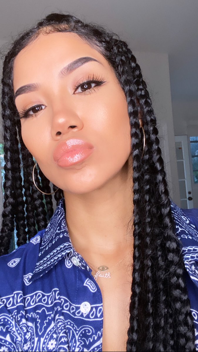 JheneAiko's tweet photo. 💛💙 https://t.co/safX6H13Yg