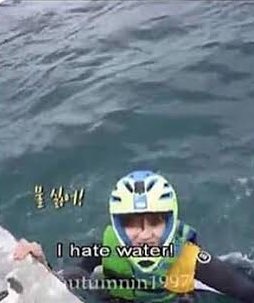 syubhoya's tweet image. yoongi water anti