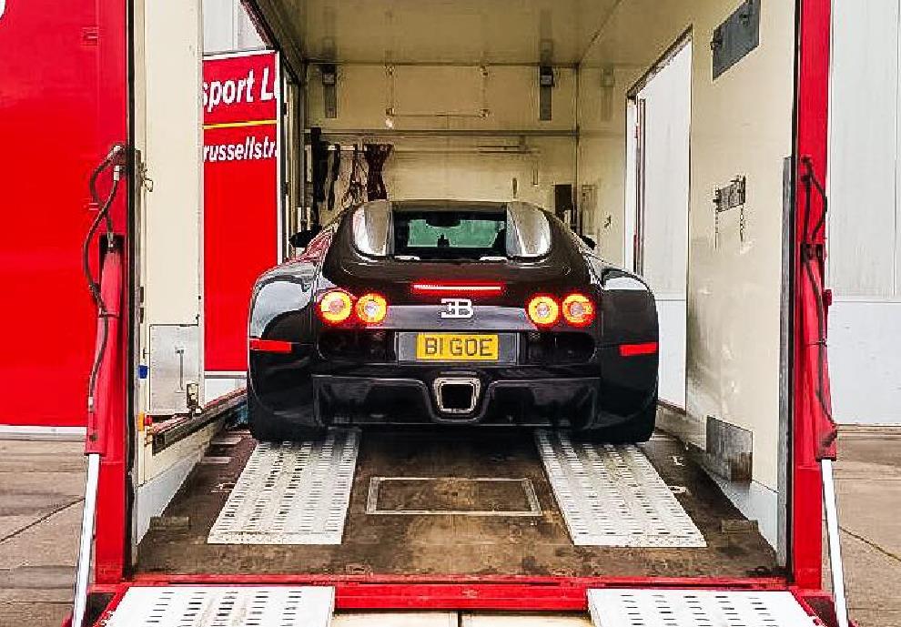 RussellsTranspo's tweet image. #TransporterThursday #VMAX200 #HypermaxIV #SuperCarTransport #Lamborghini #Aventador7504SV #BugattiVeyron. Getting mentally ready for #Unlock!
#Covid_19
Got Something #Special to #Move?
#RussellsTransport+441280850426
#Racecars #Supercars #F1
#TwitterCarClub